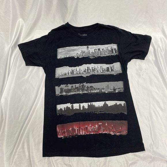 Bowery Supply Company Landscape Buildings Skyline Shirt Size Medium - Picture 2 of 2